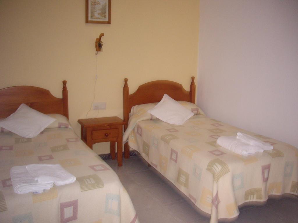Hostal Mini Golf Los Canos De Meca Room photo