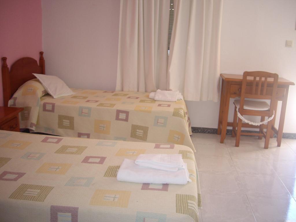 Hostal Mini Golf Los Canos De Meca Room photo