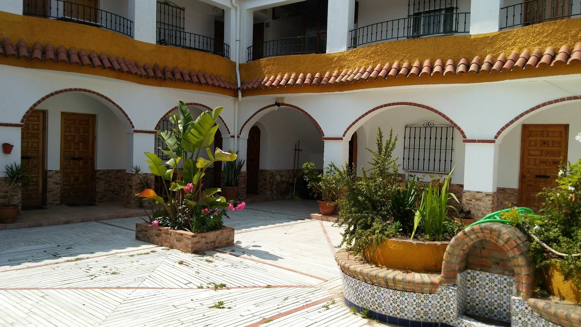 Hostal Mini Golf Los Canos De Meca Exterior photo